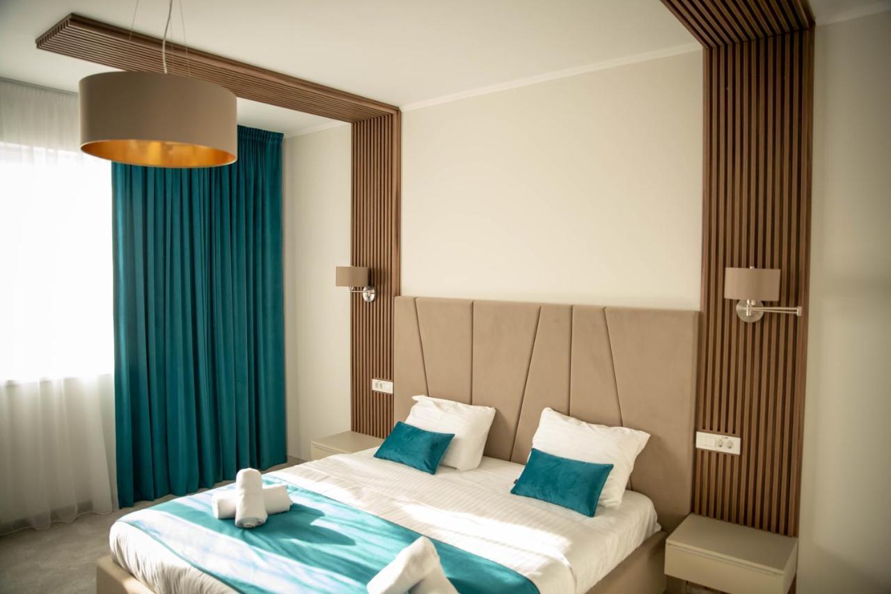 Unique Garden Hotel เบรยลา ภายนอก รูปภาพ